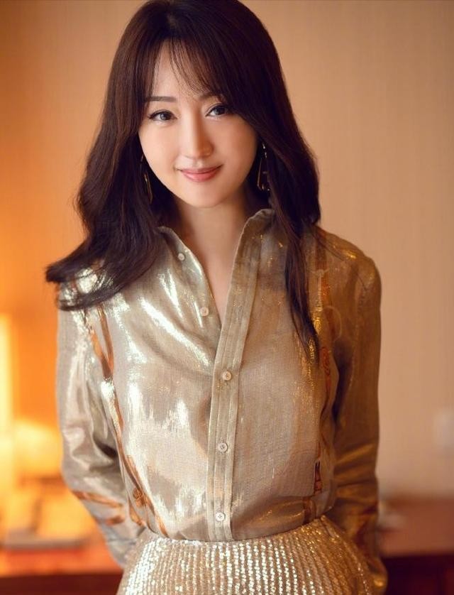 杨钰莹为什么叫岗岗（玉女杨钰莹的上位史）