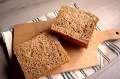 ​为什么减肥要吃全麦面包(全麦面包不是减肥吗?为什么热量这么高?)