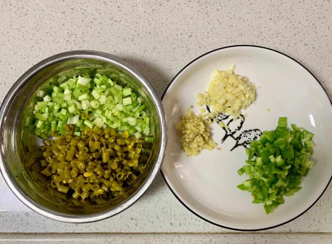 不带壳的花甲肉做法（家常做法的辣炒花甲肉）