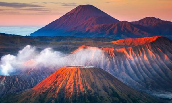 美国最危险的火山圣海伦斯火山喷发火山灰导致黑夜(2)_