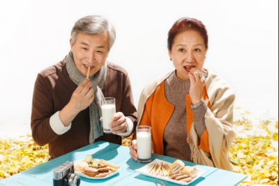 ​适合老人吃的零食(适合老人吃的零食在家做)