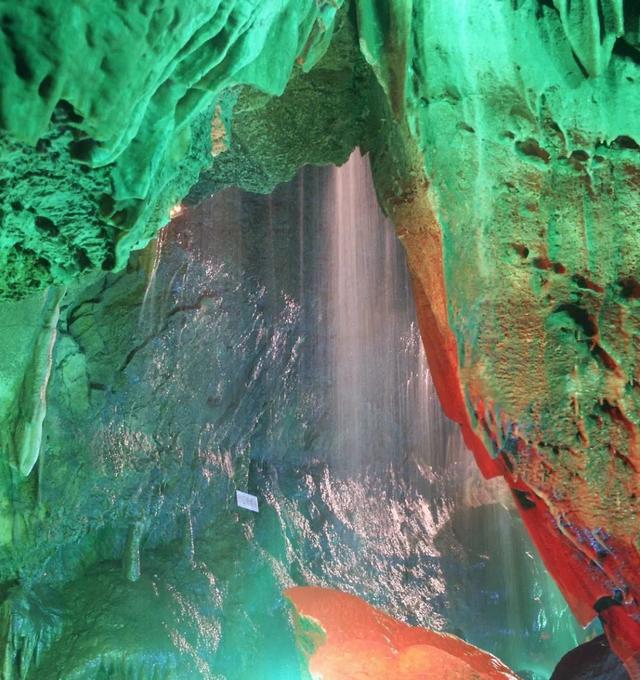 山东地下大峡谷萤火虫水洞（探秘山东地下大峡谷）(8)