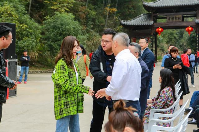 专访乘风破浪的姐姐主持人（乘风破浪的姐姐们来啦）(3)