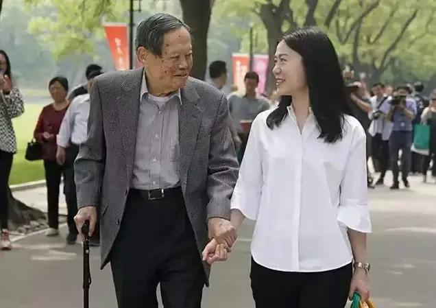 杨振宁与翁帆到底有没有孩子（杨振宁和翁帆的孩子）(3)