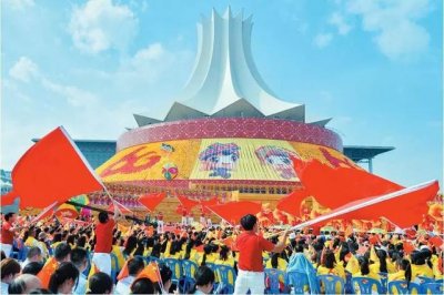 ​庆祝广西60周年文艺表演（踏歌起舞欢庆壮美新广西）