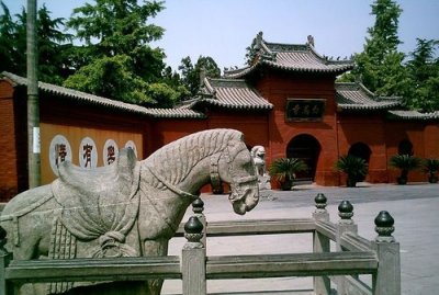 ​白马寺在哪，洛阳的白马寺在哪个区？