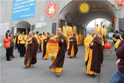 4、乘坐区间车到达观音寺，在观音寺下车后换成观光大巴车前往南岳大本营，在大本营游客中心或汽车总站乘坐旅游大巴回到南岳火车站。