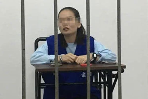 黄鳝门女主角琪琪是假死吗 黄鳝用的是活的还是死的