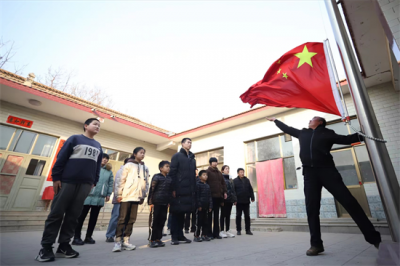 ​为执行任务12年没回家过年！今年春节，“中国最帅升旗手”张自轩和父母团圆了