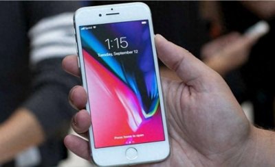 ​给个建议：目前iPhone XR和8P哪个入手更值？