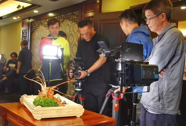 香港TVB《阿爷厨房》节目组来“世界美食之都”拍摄取景