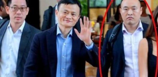 马云卸任后，为他挡子弹的保镖也失去了百万年薪，现状成这样！